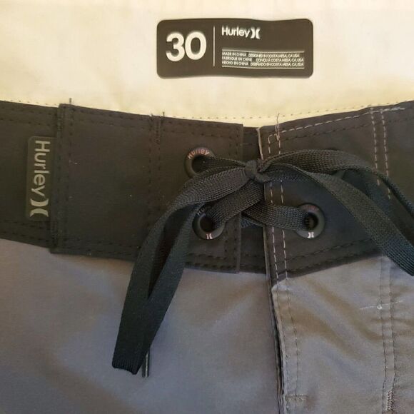 Hurley Size 30 Charcoal Grey Black Striped Surf Phantom Board Shorts Trunks 20” - Picture 3 of 4